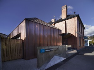 Mountain Retreat Medical Clinic by Circa Morris-Nunn. Image by Peter Whyte