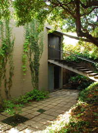 Daylight in the forecourt of Robin Boyd's Walsh Street House