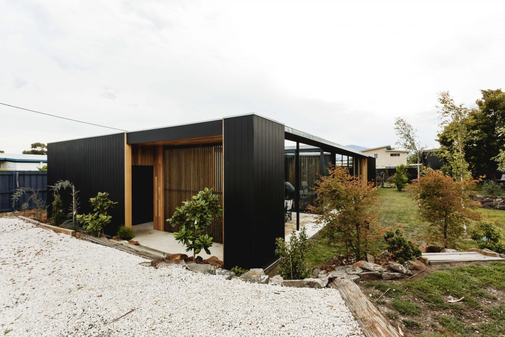 Residential Architecture – Houses (New) - Esmond Dorney Award - Five Yards House by Archier. Photo by Adam Gibson.