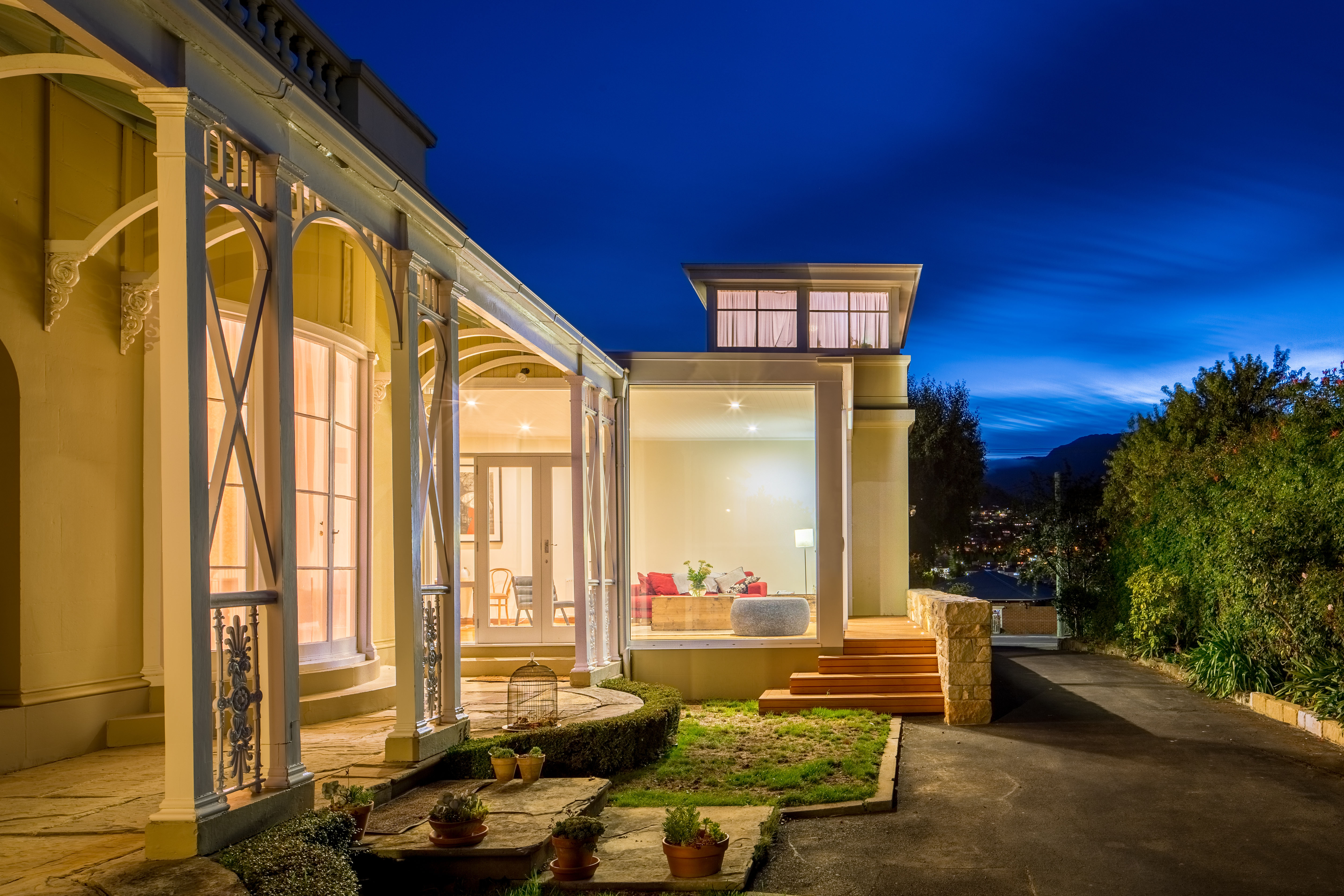 2016070994_NewTownHouse_IdwArchitecture.etal_ThomasMoore.etal_0